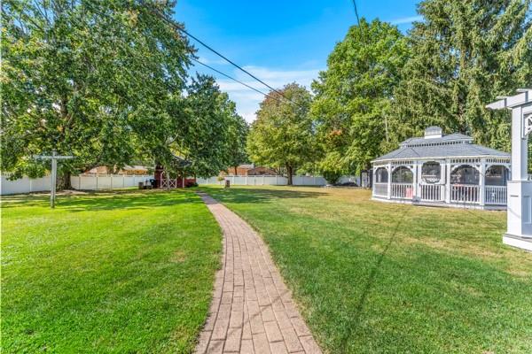 128 Meadowbrook Road Hermitage, PA 16148 - Photo 29 of 32 Gallery Image 29