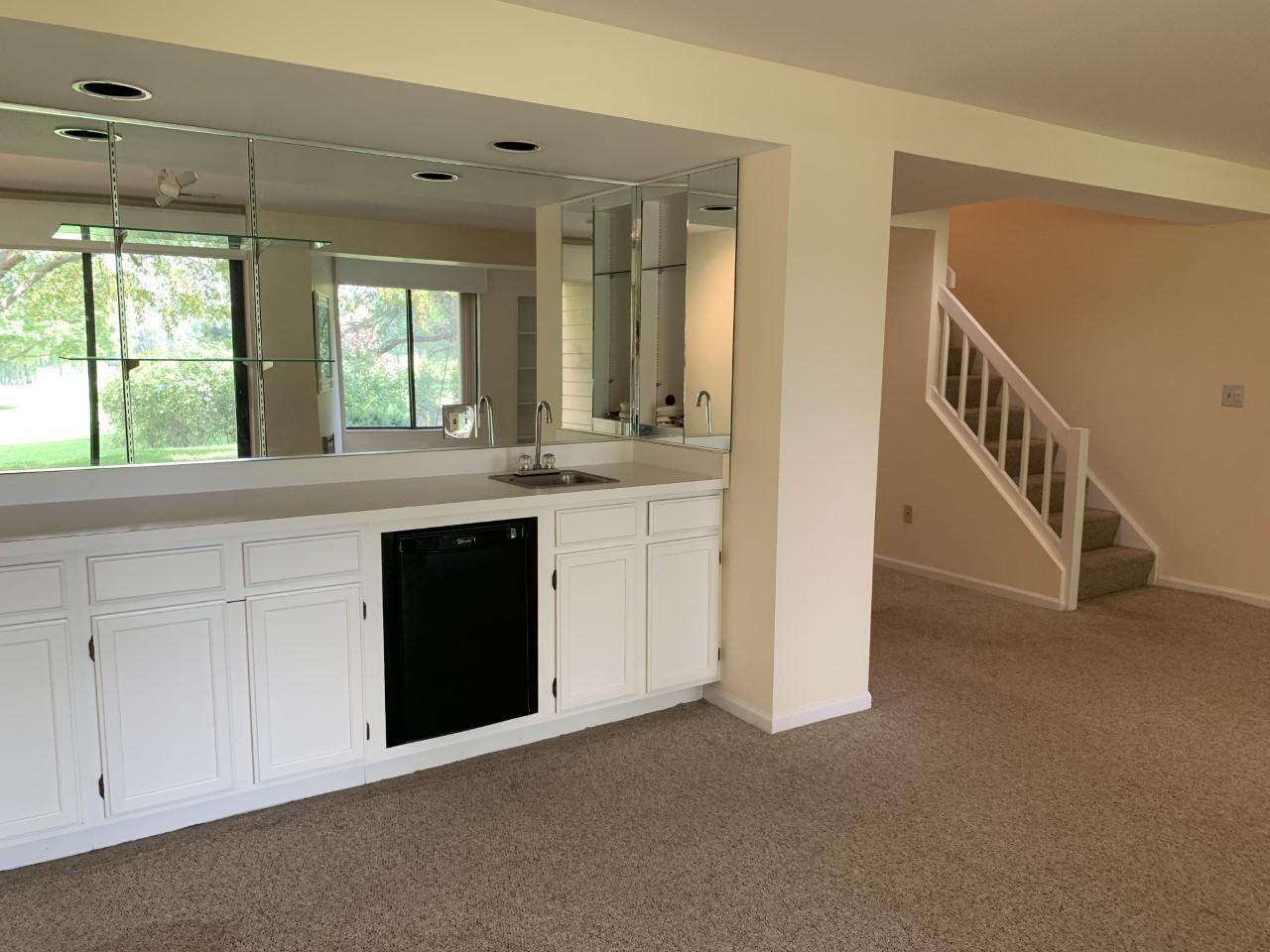 946 Shoreline Road, Unit 905 Lake Barrington, IL 60010 - Photo 13 of 17 Gallery Image 13