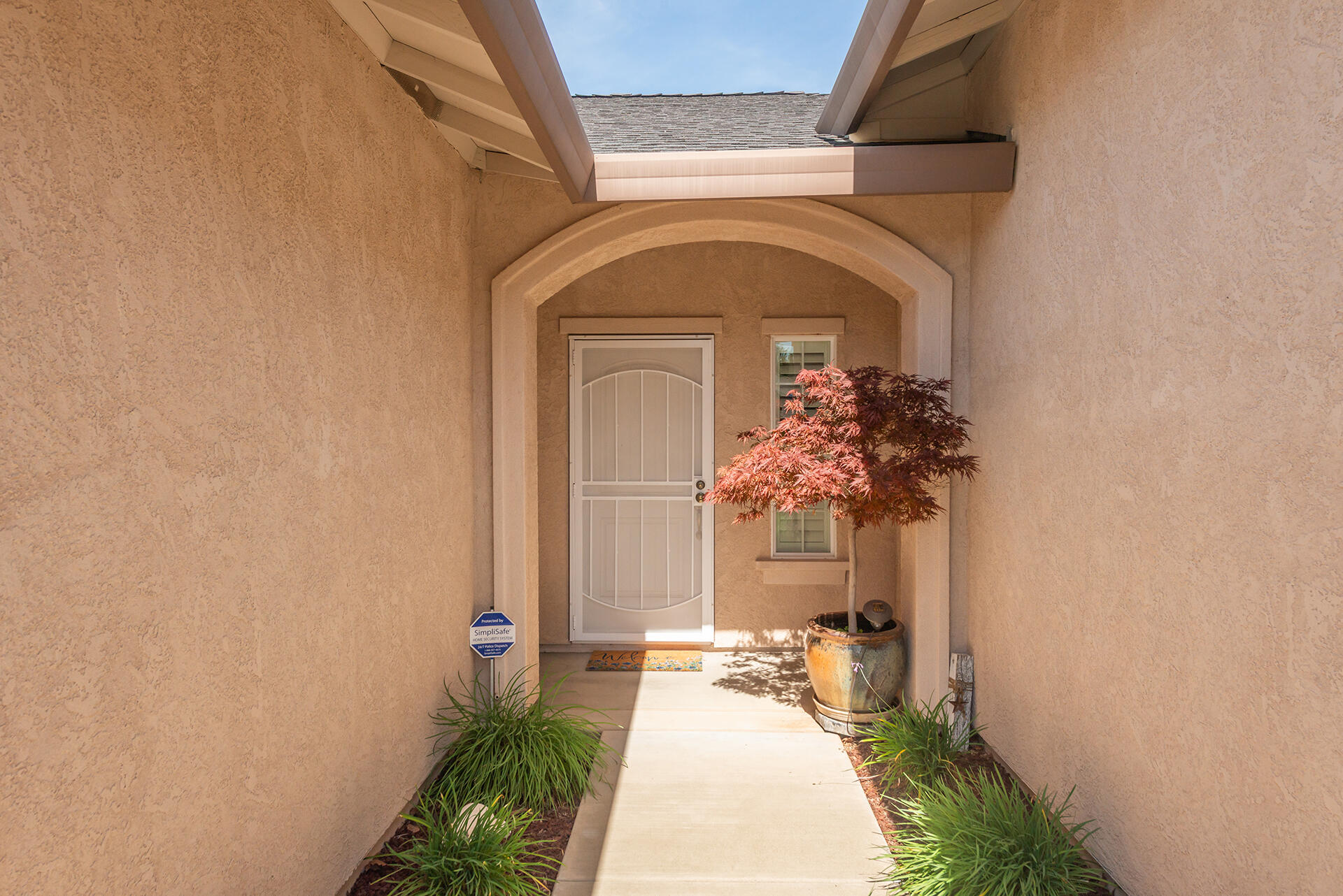 3326 Hotlam Road Redding, CA 96002 - Photo 5 of 60 Entry
