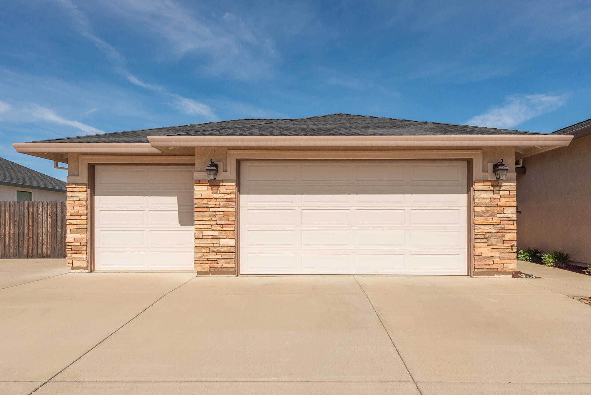 3326 Hotlam Road Redding, CA 96002 - Photo 59 of 60 a front view of a house