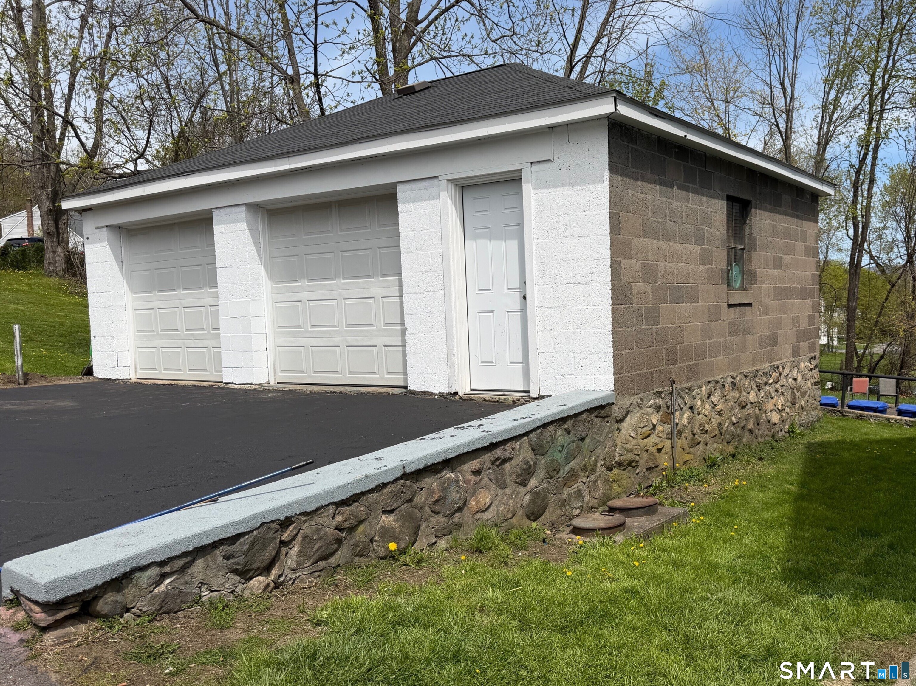 84 Jackson Street Torrington, CT 06790 - Photo 2 of 3 Detached 2 car garage.