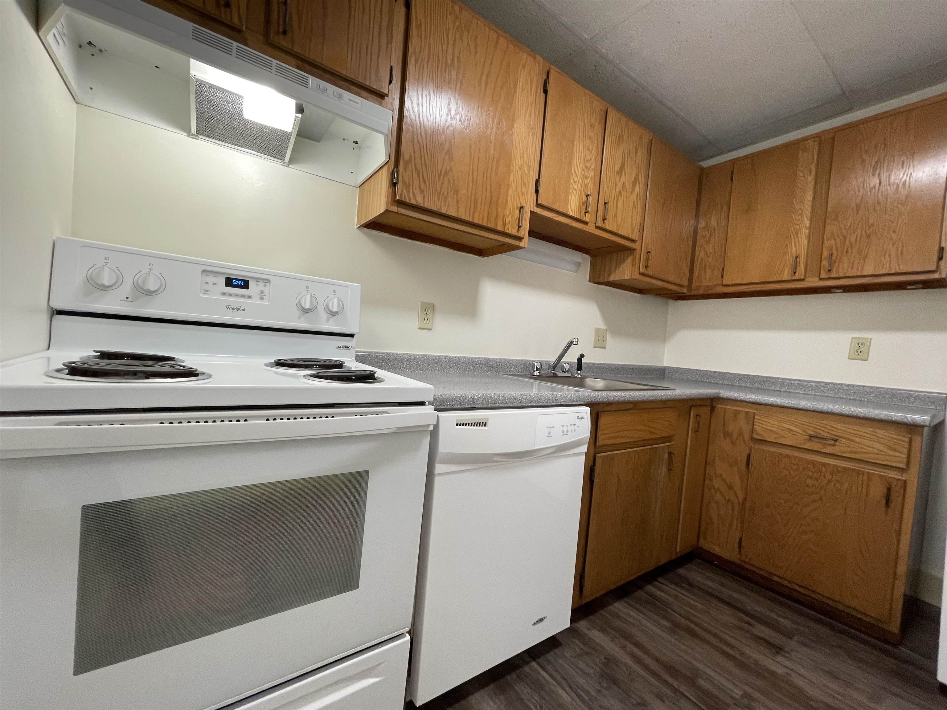 610 Union Street, Unit 301 Manchester, NH 03104 - Photo 3 of 34