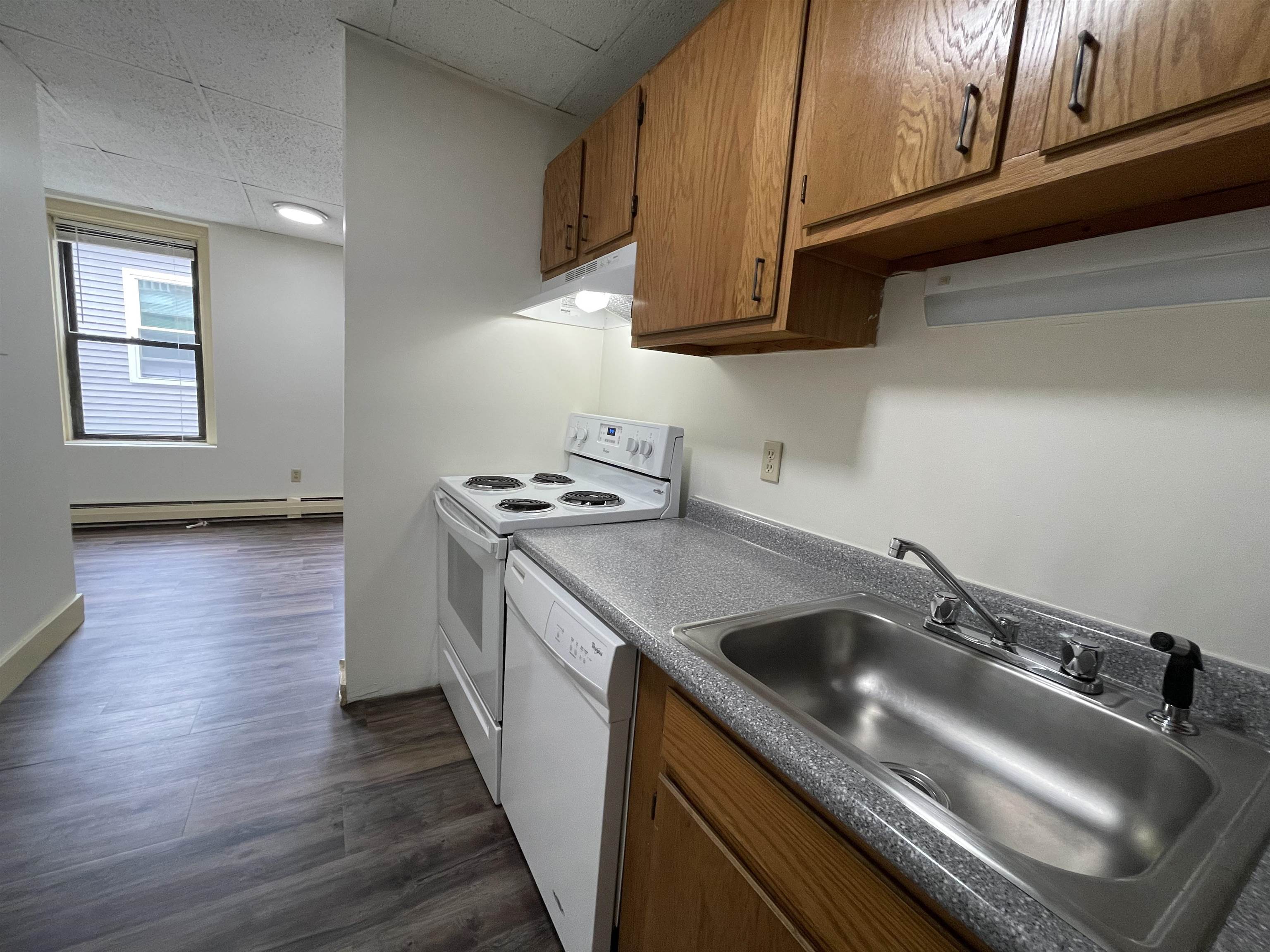 610 Union Street, Unit 301 Manchester, NH 03104 - Photo 6 of 34