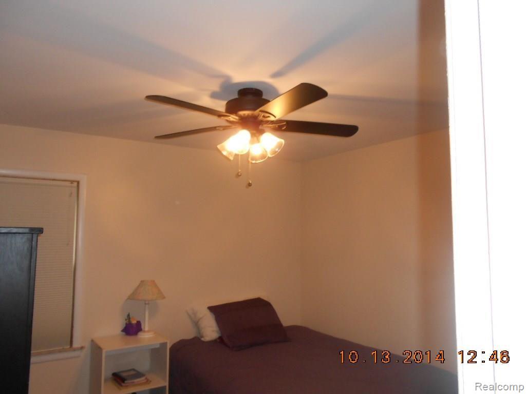 827 Shoreham Road Grosse Pointe, MI 48236 - Photo 8 of 44 575340.jpg