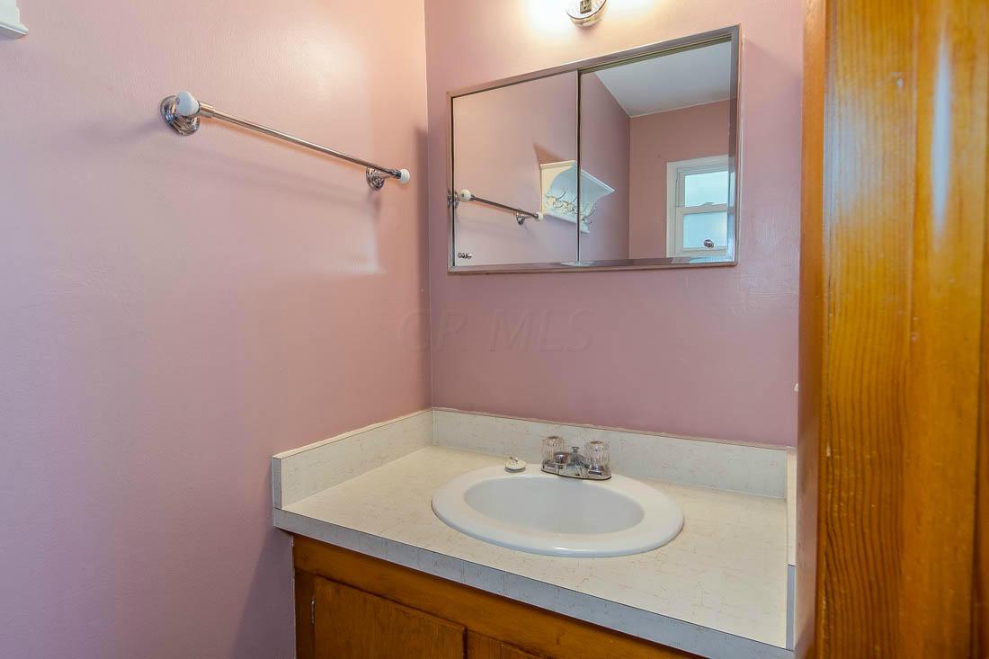 1412 Harlow Road Columbus, OH 43227 - Photo 10 of 18 Gallery Image 10