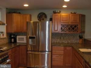 7924 Roldrew Avenue Towson, MD 21204 - Photo 1 of 18 Kitchen
