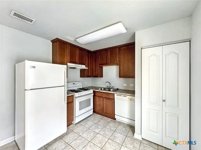 $945 | 340 Perry Street, Unit GARAGE APARTMENT, San Marcos, TX 78666