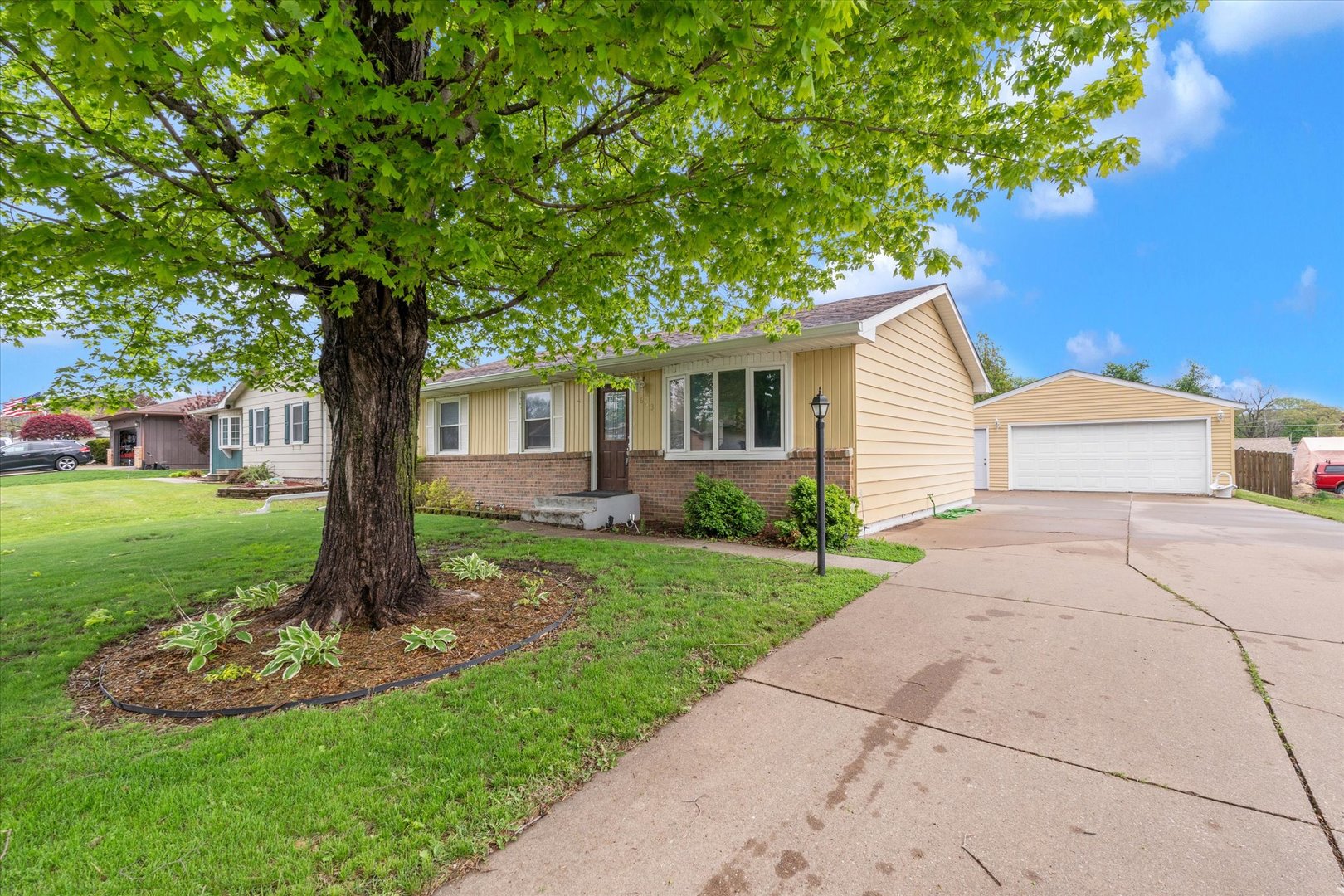 603 12th Avenue Hampton, IL 61256 - Photo 3 of 42