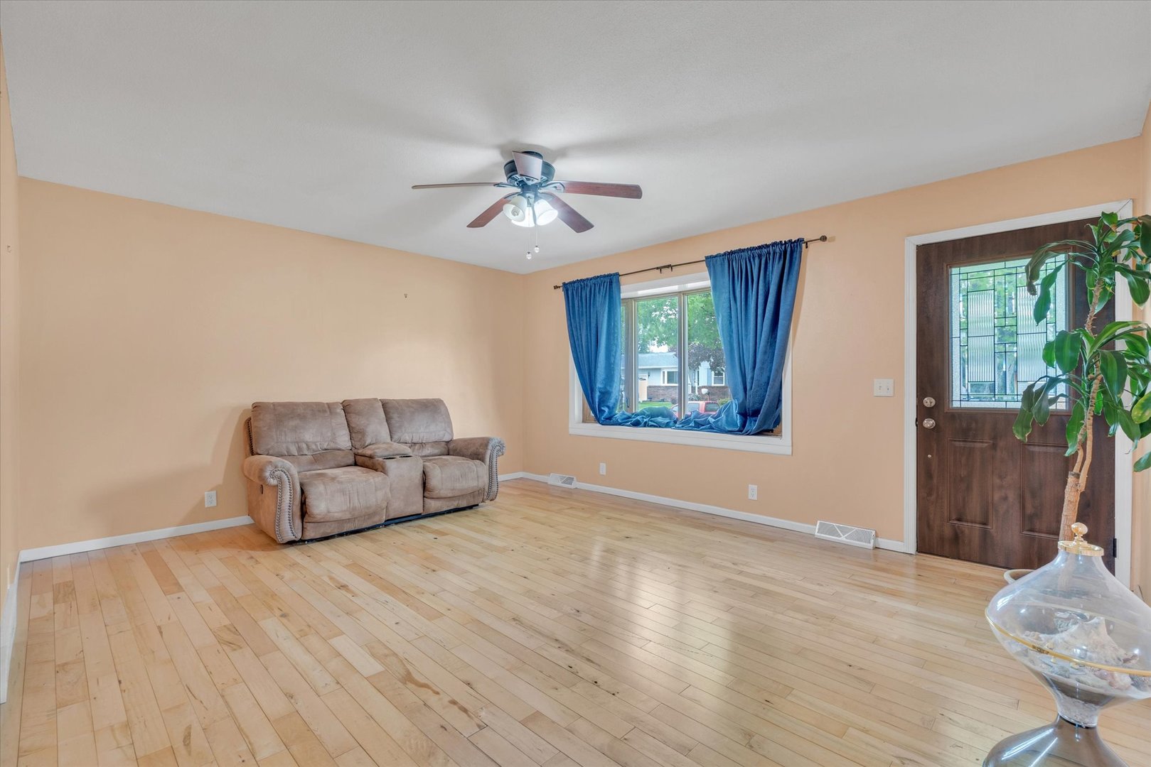 603 12th Avenue Hampton, IL 61256 - Photo 4 of 42