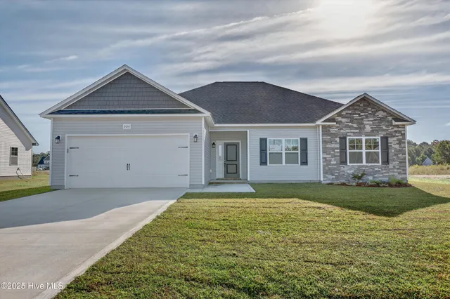 $328,900 | 304 Cotton Hl Place, Unit LOT 110, Hubert, NC 28539