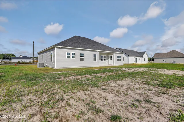 $328,900 | 304 Cotton Hl Place, Unit LOT 110, Hubert, NC 28539