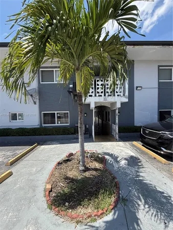 $1,600 | 4651 West Flagler Street, Unit 36, Miami, FL 33126