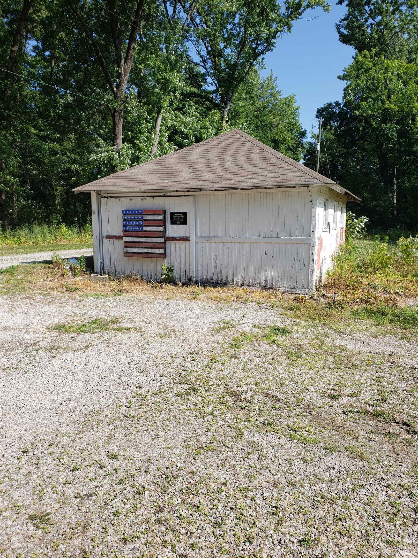 13265 Prospect Street Jasonville, IN 47438 - Photo 10 of 21