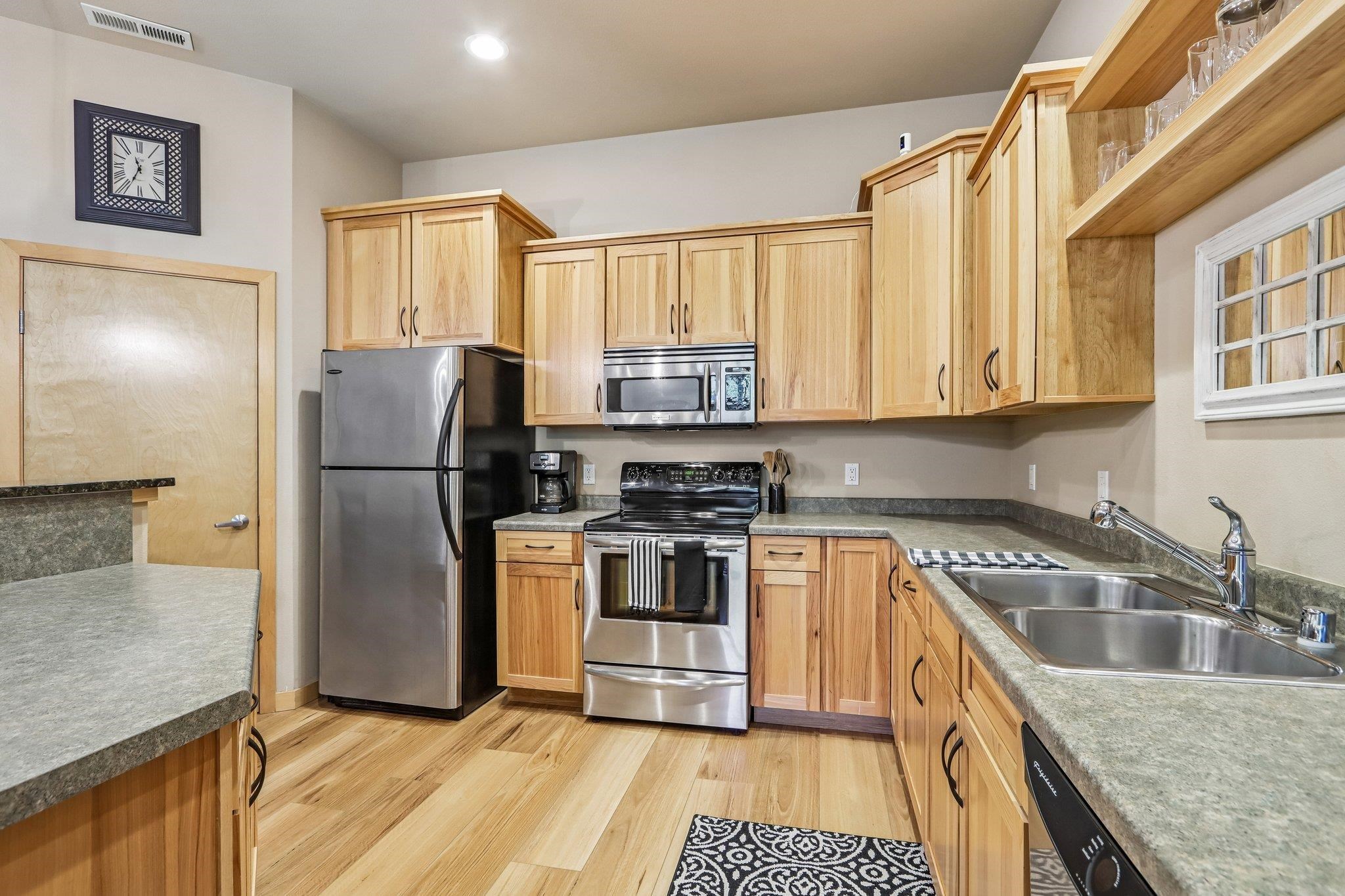 9354 Old Sauk Road Middleton, WI 53562 - Photo 13 of 24