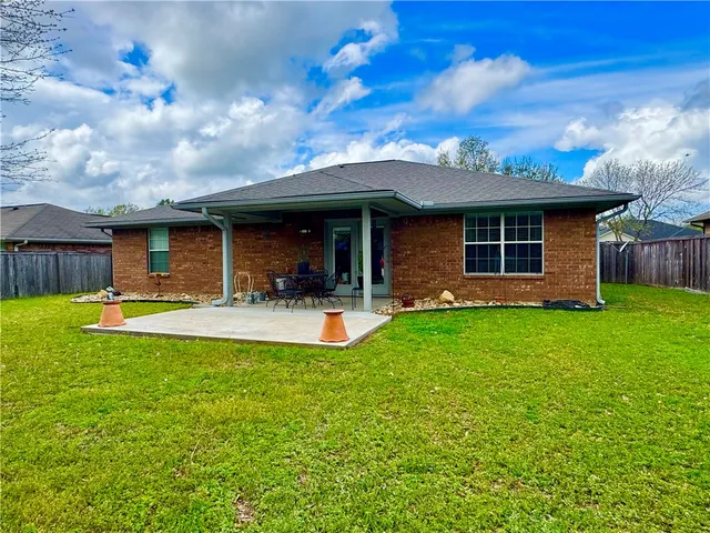 $249,900 | 203 Oakwood Drive, Mexia, TX 76667