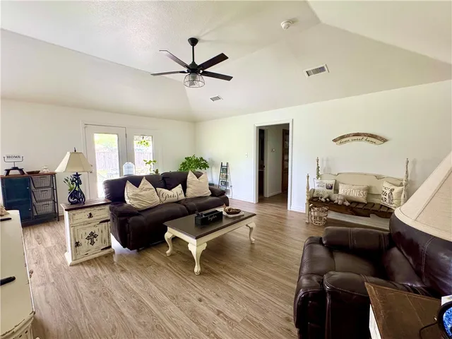 $249,900 | 203 Oakwood Drive, Mexia, TX 76667