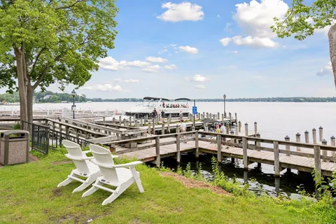 $2,000,000 | 1058 East Circle Drive, Wayzata, MN 55391