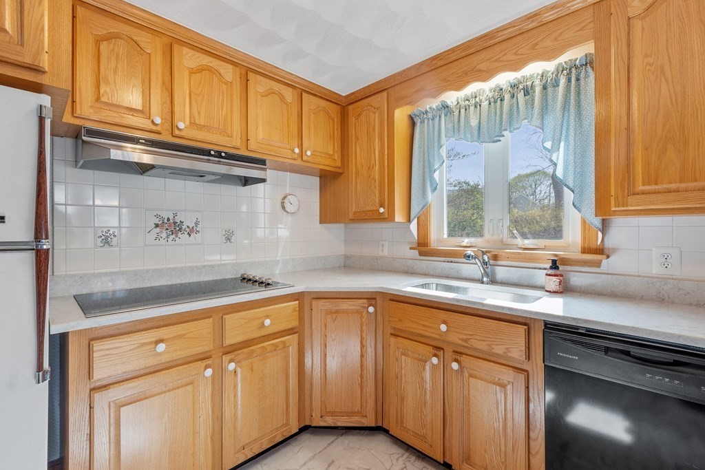 3 Melo Road Woburn, MA 01801 - Photo 12 of 29