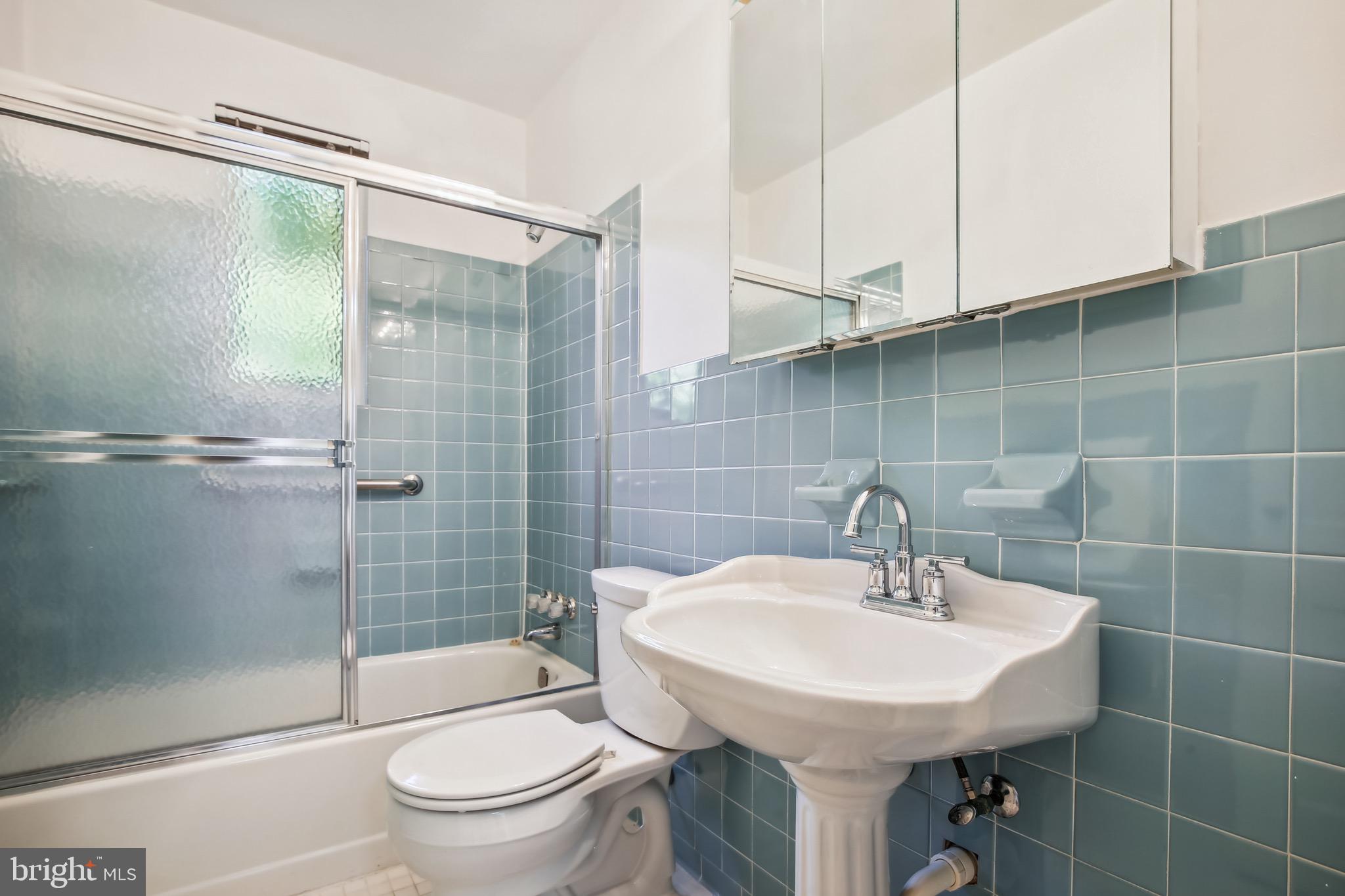 4531 Q Place Northwest Washington, DC 20007 - Photo 23 of 58 Hall Bathroom