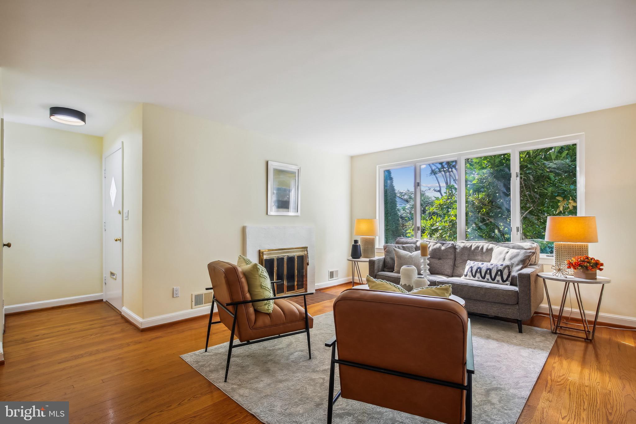 4531 Q Place Northwest Washington, DC 20007 - Photo 4 of 58 Spacious LR is great for comfortable entertaining