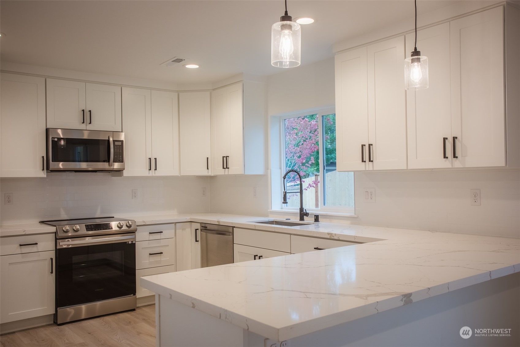 14040 Southeast 200th Street Renton, WA 98058 - Photo 5 of 23 Gallery Image 5