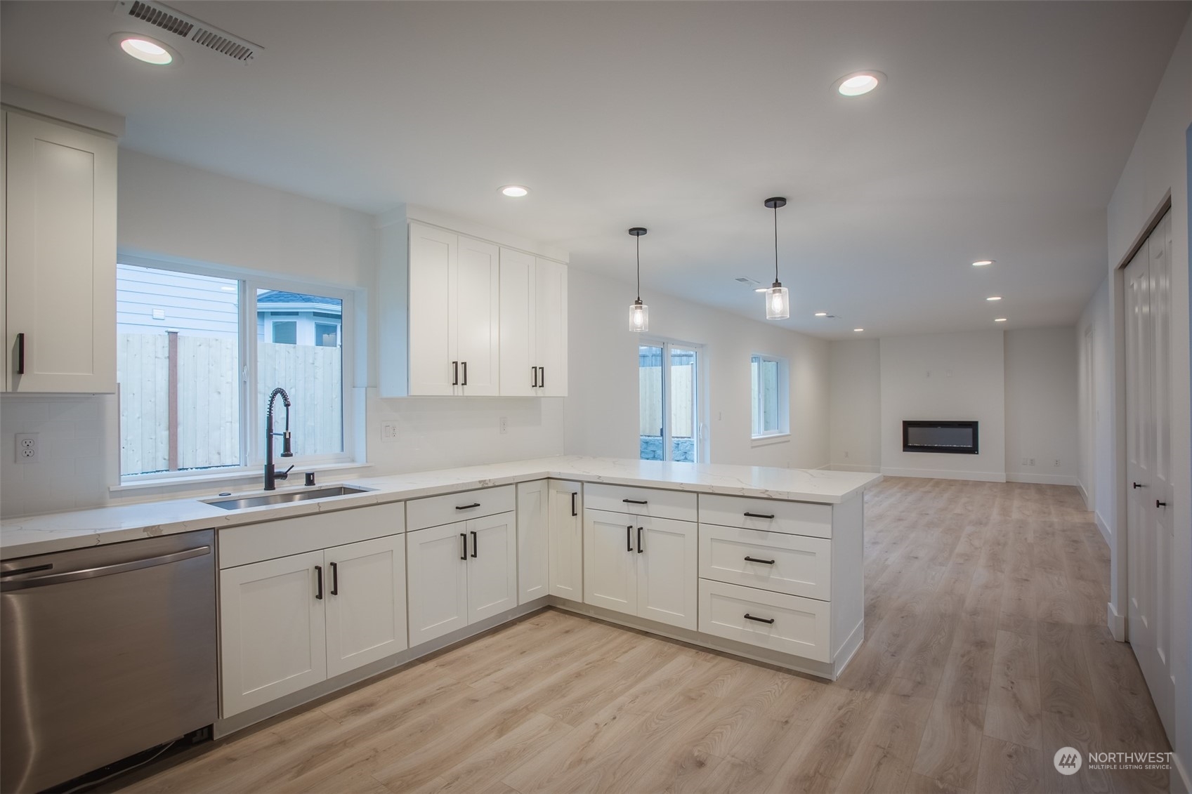 14040 Southeast 200th Street Renton, WA 98058 - Photo 6 of 23 Gallery Image 6
