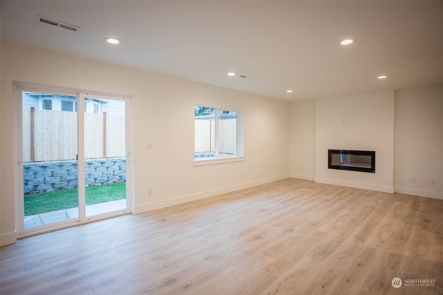 14040 Southeast 200th Street Renton, WA 98058 - Photo 7 of 23 Gallery Image 7