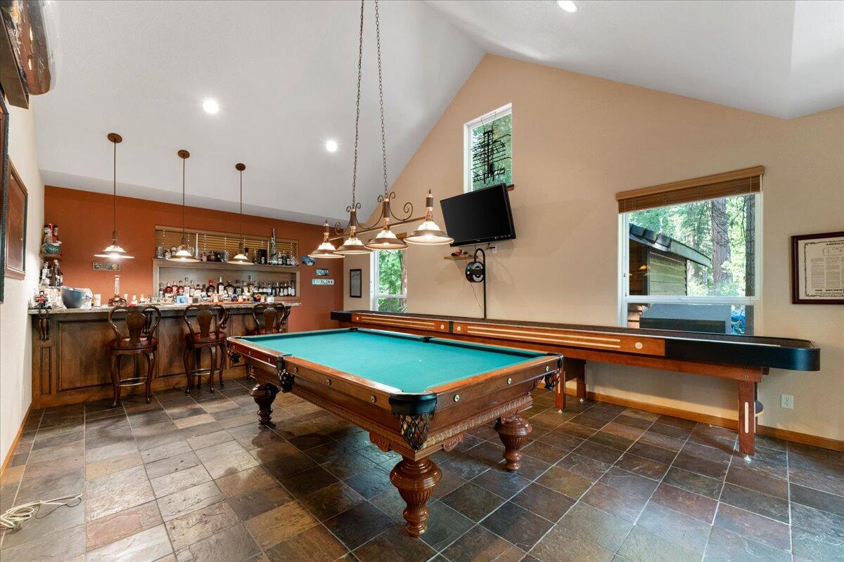 1601 Timber Hills Road Mount Shasta, CA 96067 - Photo 53 of 74 a room with table tennis air hockey table and arcade game machine