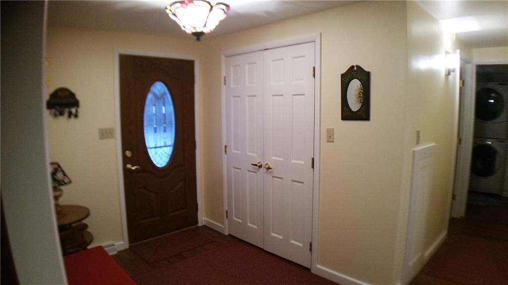 131 Rhoer Road Slippery Rock, PA 16057 - Photo 4 of 25 Foyer
