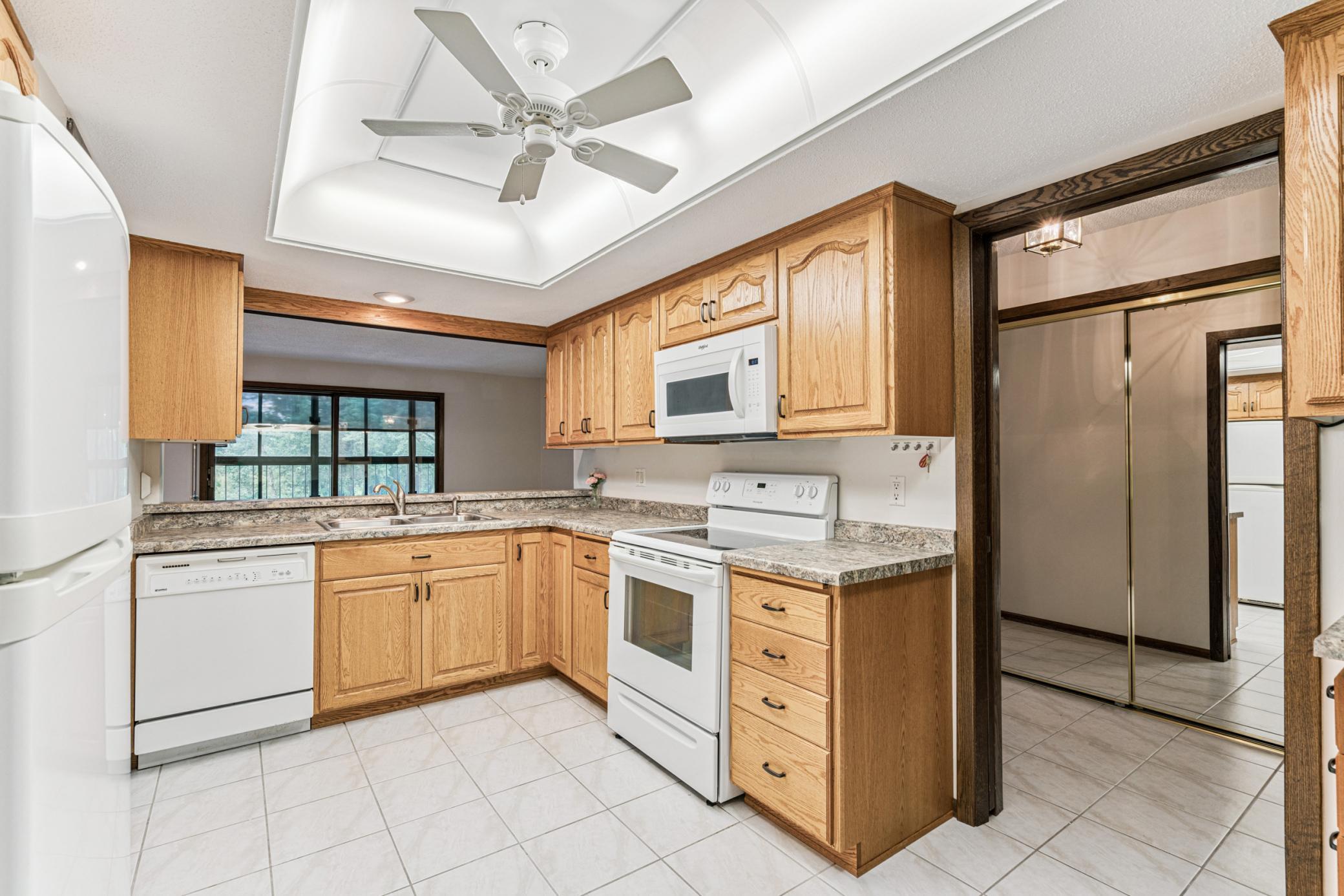 8441 Irwin Road, Unit 110 Bloomington, MN 55437 - Photo 9 of 32