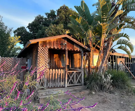 $1,030,000 | 910 Pear Street, Carpinteria, CA 93013