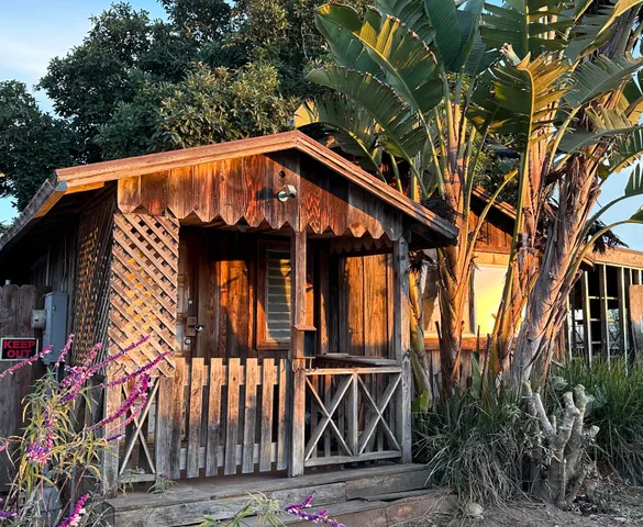 $1,250,000 | 910 Pear Street, Carpinteria, CA 93013