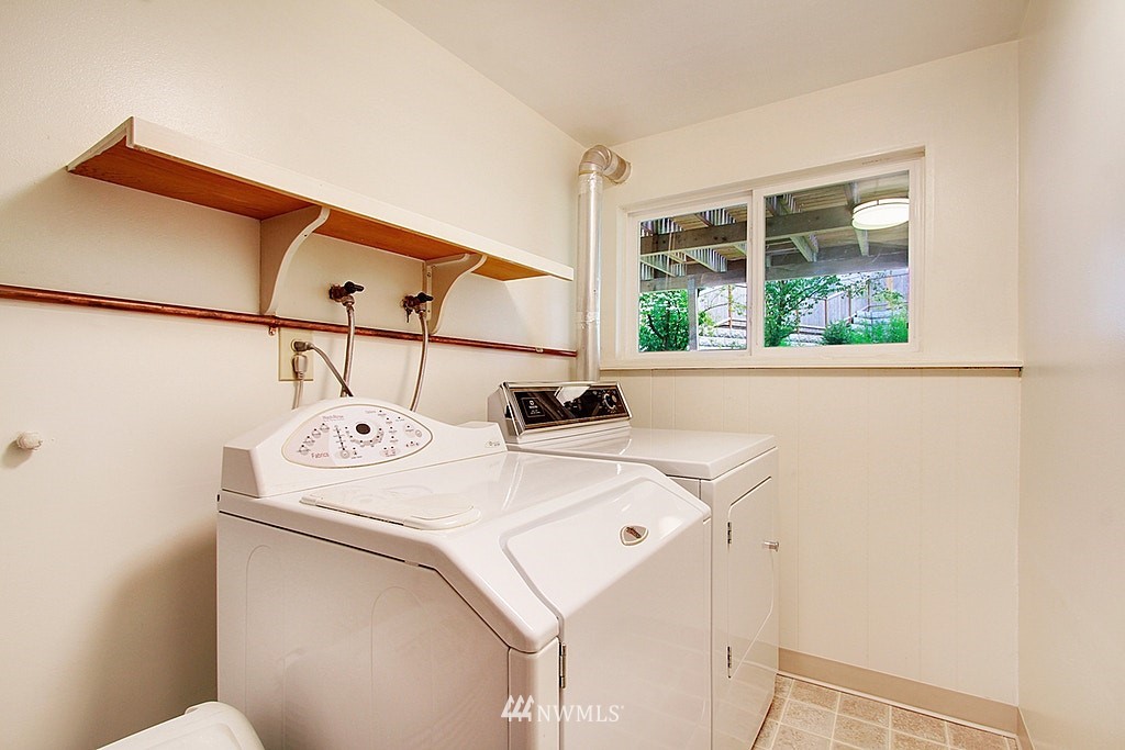 17512 Clover Road Bothell, WA 98012 - Photo 22 of 25