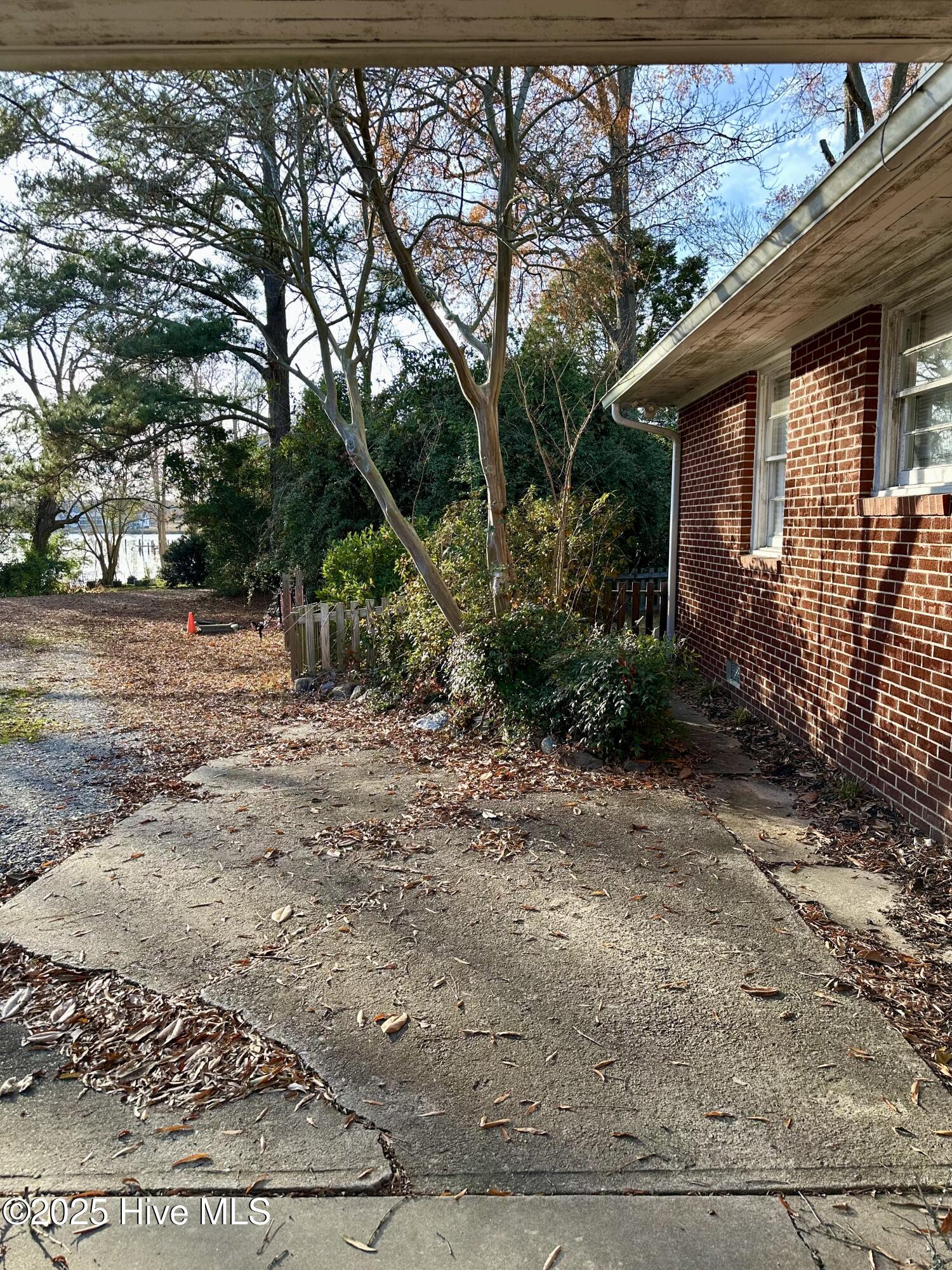101 South Main Street Bath, NC 27808 - Photo 21 of 26 Side View