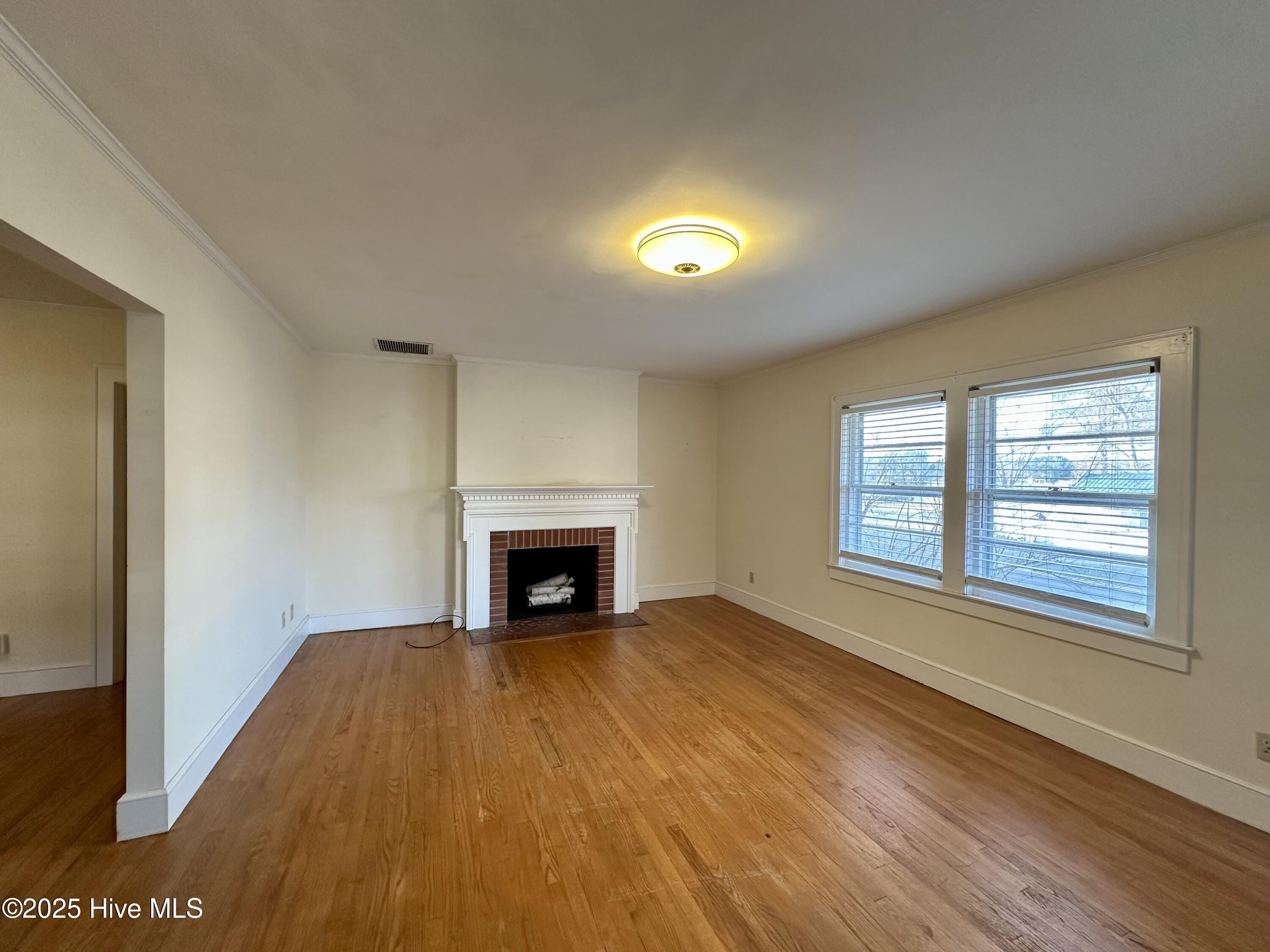 101 South Main Street Bath, NC 27808 - Photo 5 of 26 Living