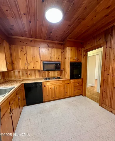 $1,600 | 101 South Main Street, Bath, NC 27808