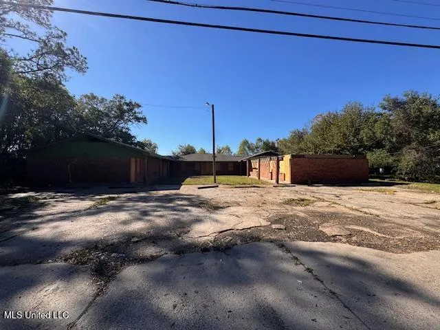 $105,000 | 3901 Camellia Street, Moss Point, MS 39563