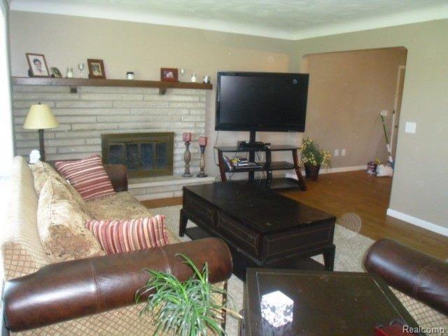 3365 Oak Grove Road Howell, MI 48855 - Photo 2 of 11 Living Rm w.Fireplace