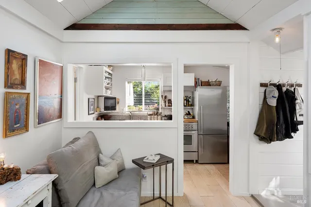 $2,300,000 | 40-42 Arenal Avenue, Stinson Beach, CA 94970