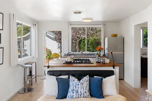 $2,300,000 | 40-42 Arenal Avenue, Stinson Beach, CA 94970