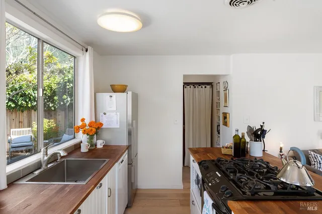 $2,300,000 | 40-42 Arenal Avenue, Stinson Beach, CA 94970