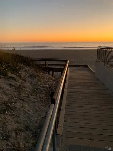 $2,300,000 | 40-42 Arenal Avenue, Stinson Beach, CA 94970