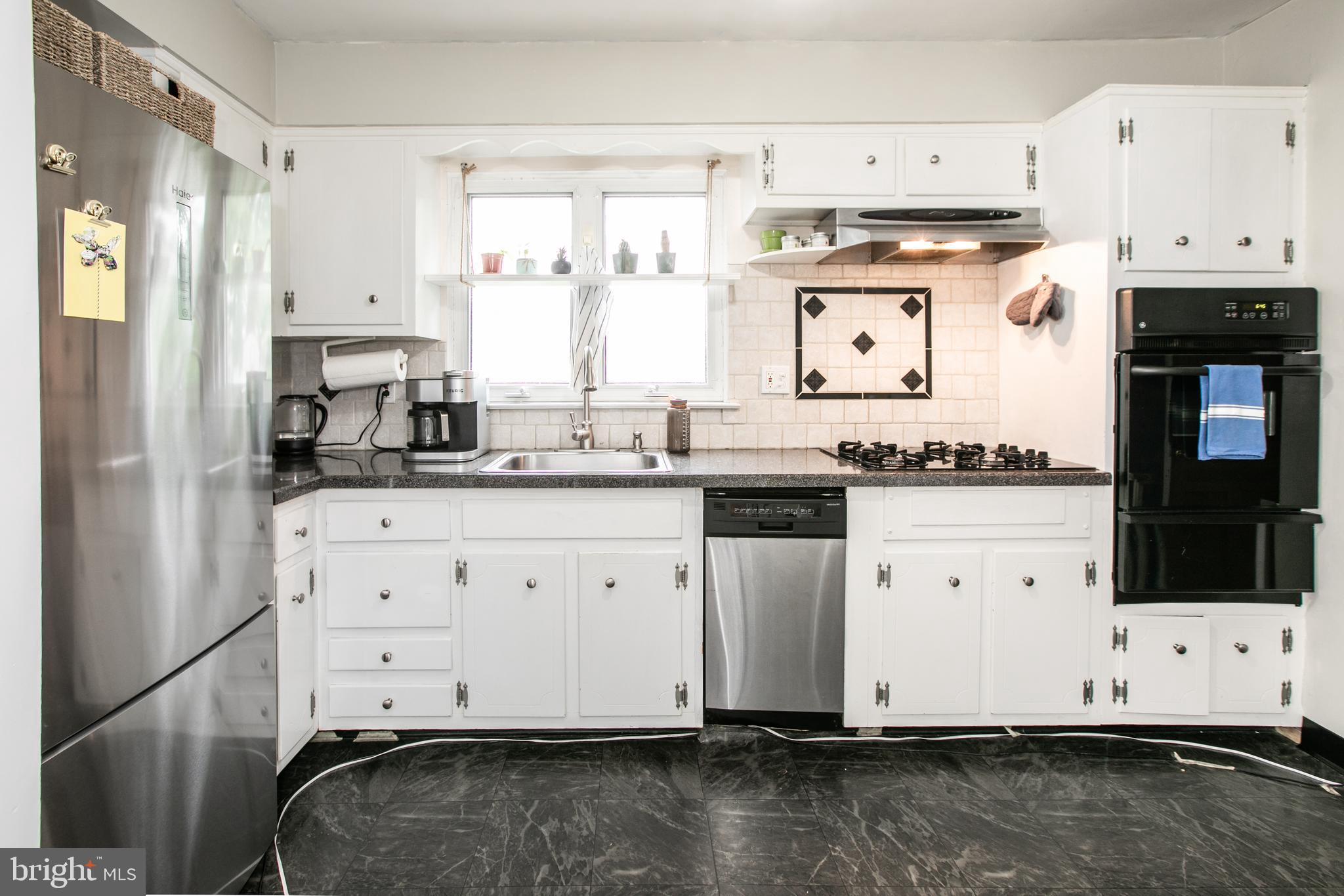 37 Albemarle Road Hamilton, NJ 08690 - Photo 14 of 33