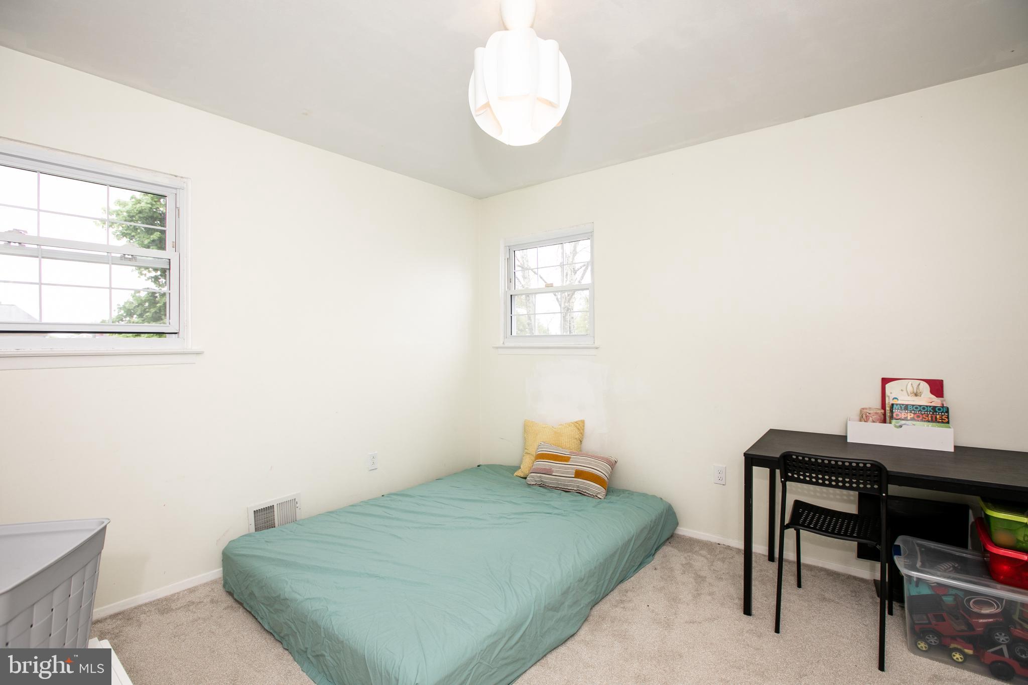 37 Albemarle Road Hamilton, NJ 08690 - Photo 26 of 33