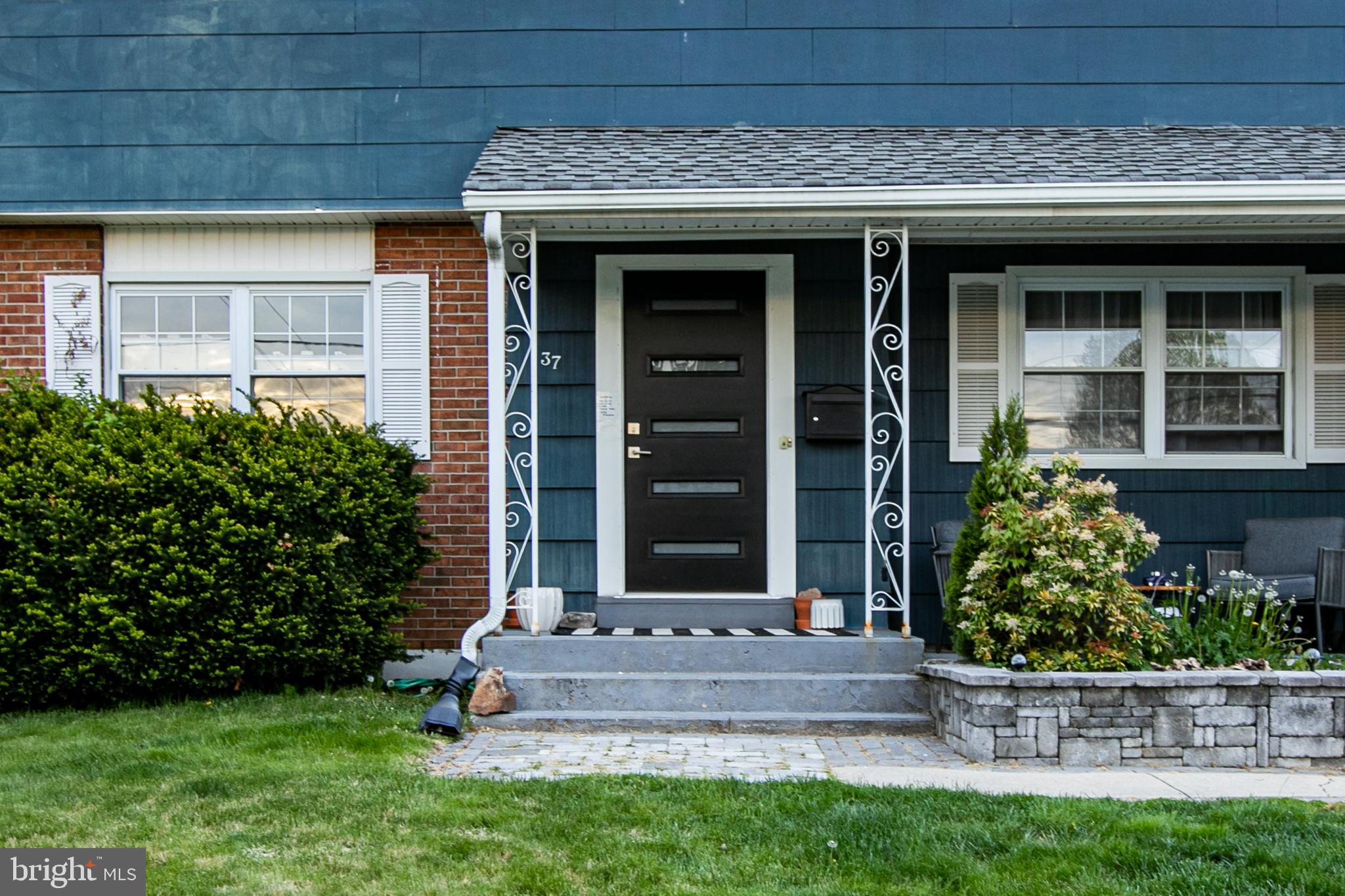 37 Albemarle Road Hamilton, NJ 08690 - Photo 3 of 33