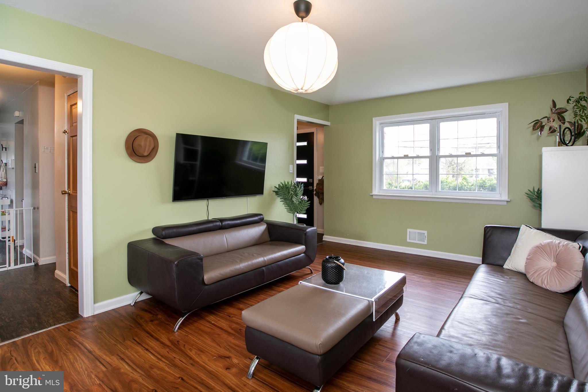 37 Albemarle Road Hamilton, NJ 08690 - Photo 9 of 33
