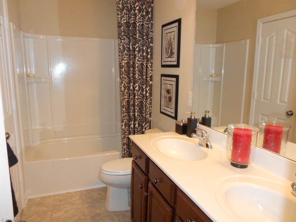 3255 Grandview Club Road Pfafftown, NC 27040 - Photo 9 of 10 Gallery Image 9
