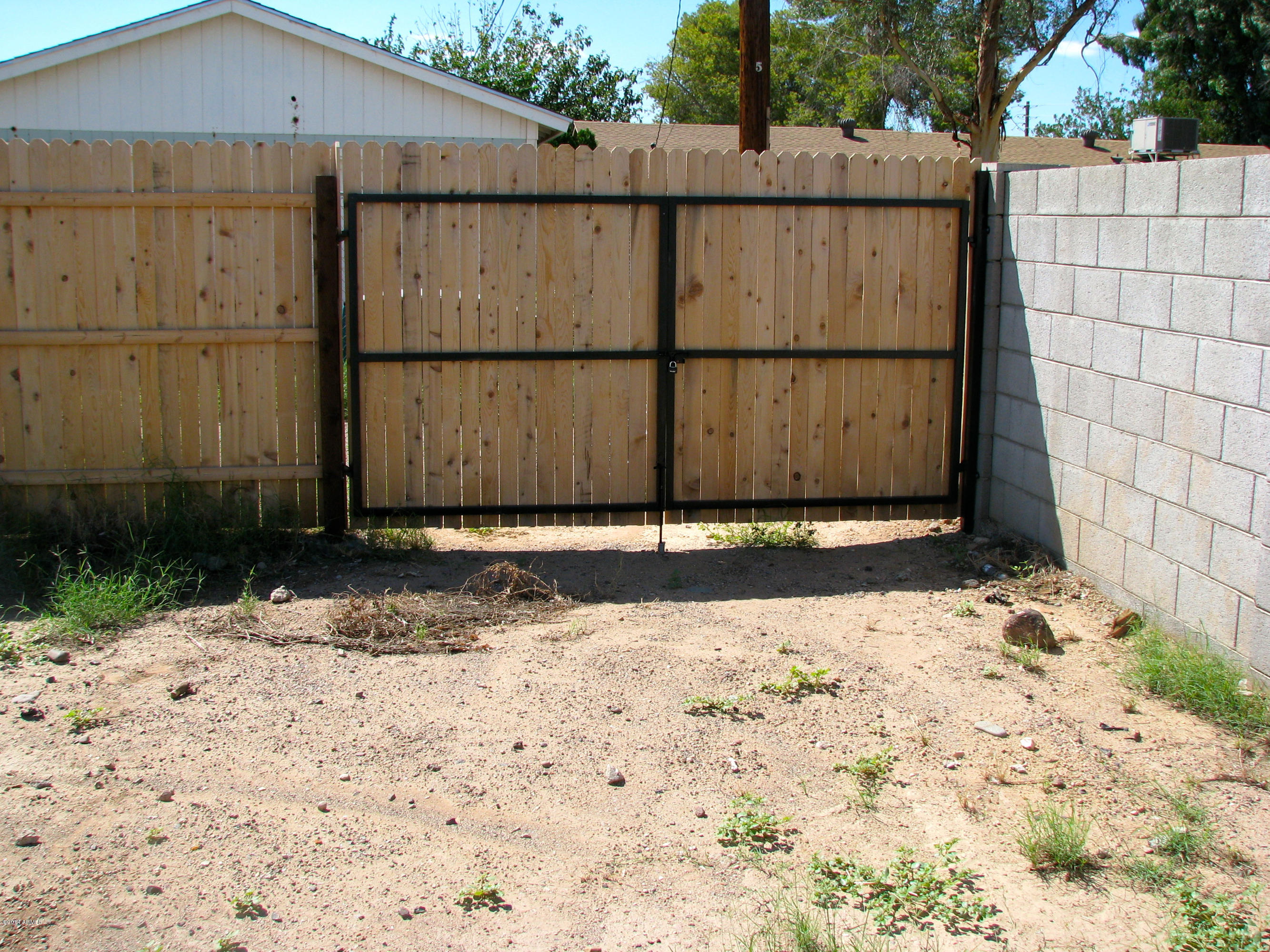 3931 West Griswold Road Phoenix, AZ 85051 - Photo 19 of 20 IMG_3947
