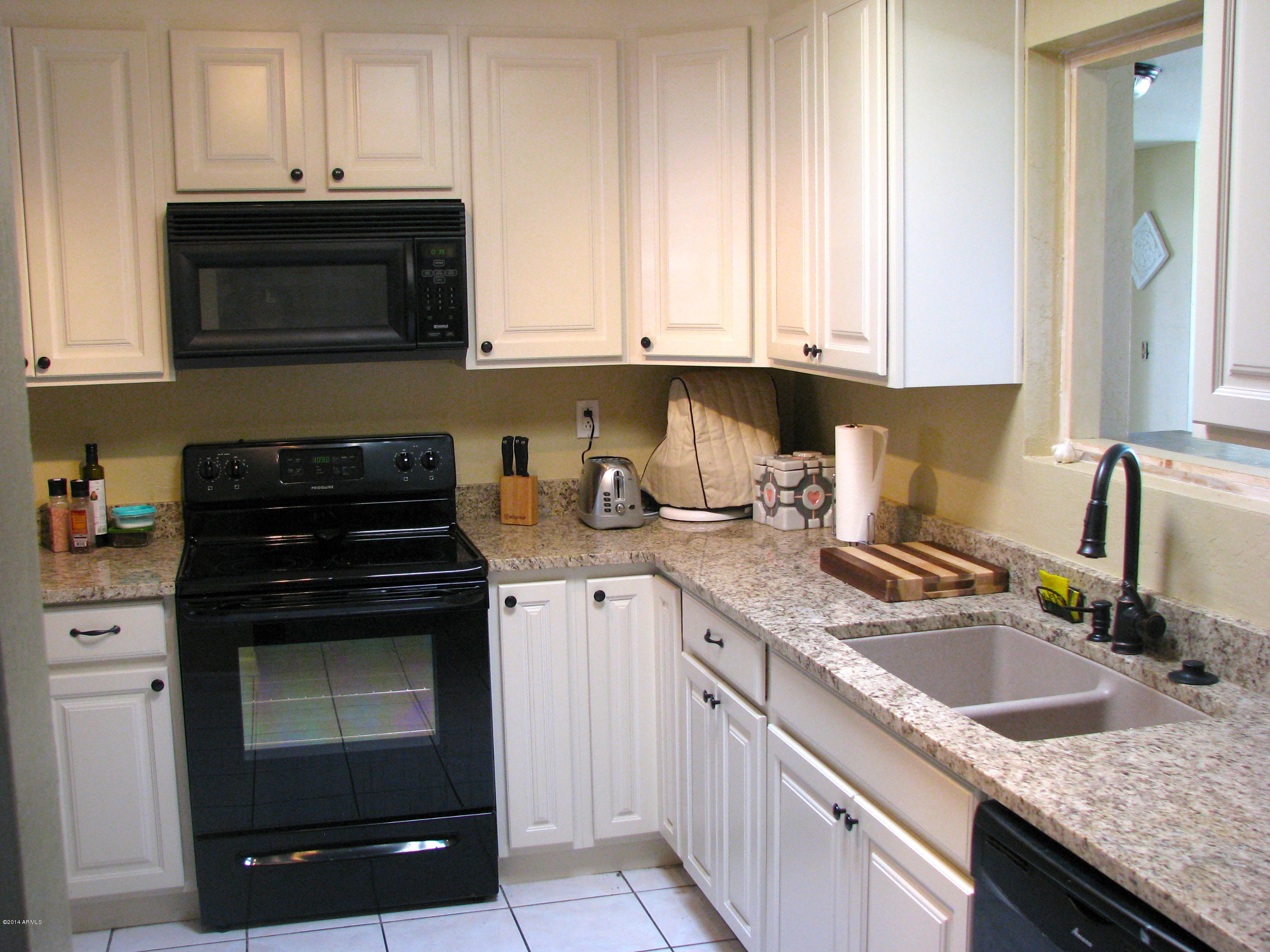 3931 West Griswold Road Phoenix, AZ 85051 - Photo 3 of 20 IMG_3960