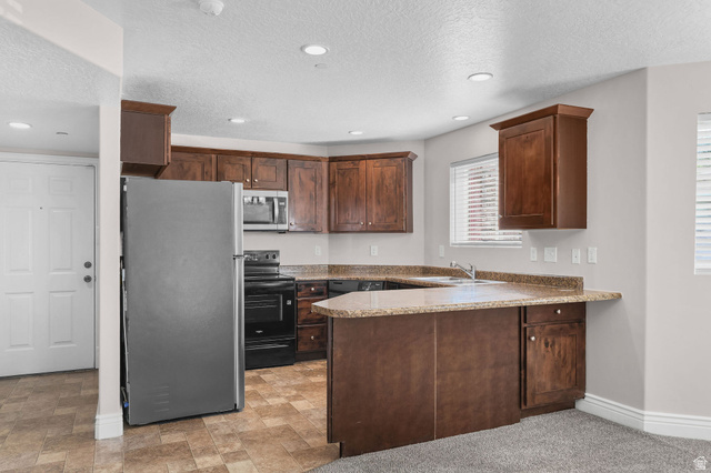 8264 South Resaca Drive, Unit K3 Sandy, UT 84070 - Photo 9 of 30 Kitchen